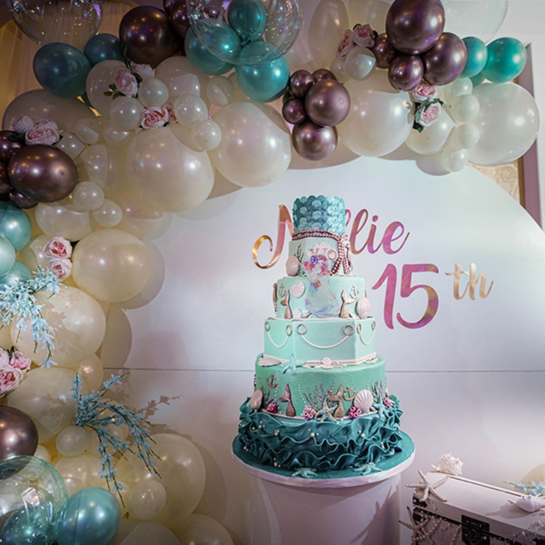 Quinceanera cake display